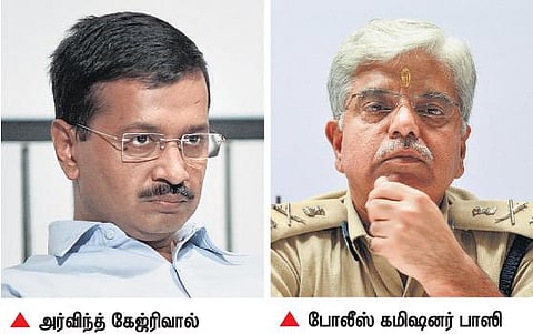 தரக்குறைவாக விமர்சித்ததாக குற்றச்சாட்டு: முதல்வர் கேஜ்ரிவாலுக்கு எதிராக டெல்லி போலீஸார் புகார் மனு