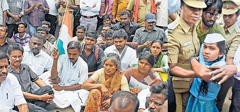 சேலத்தில் உண்ணாவிரதம் இருந்த சசிபெருமாள் மகன், மகள் உட்பட 50 பேர் கைது