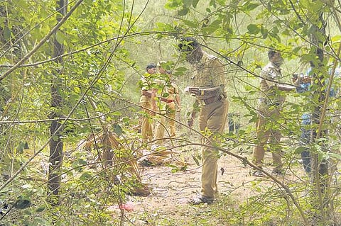 கல்பாக்கம் அருகே குண்டுவெடிப்பு: உள்ளூர் மோதலுக்காக தயாரிக்கப்பட்டவையா?