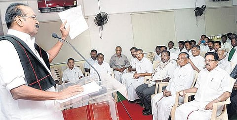 காவிரி பிரச்சினைக்கு தீர்வு காண அனைத்து கட்சியினரும் பிரதமரை சந்திக்க வேண்டும்: தமிழக முதல்வருக்கு வைகோ கோரிக்கை
