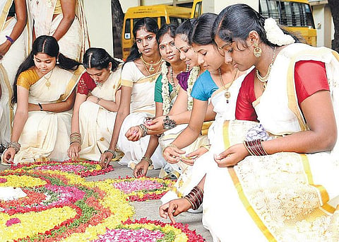 மகாபலிக்கு அத்தப்பூ ஆராதனை