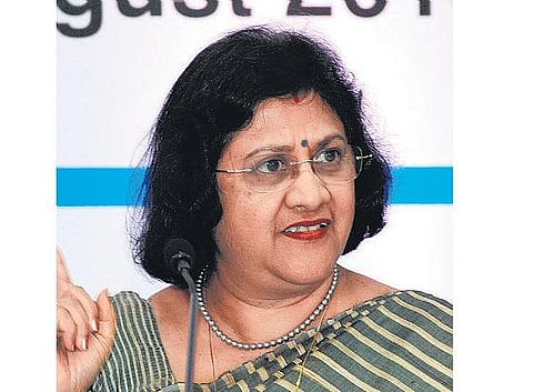 சமூக பாதுகாப்பு திட்டங்களுக்கு மத்திய அரசின் உதவி அவசியம்: எஸ்பிஐ தலைவர் அருந்ததி பட்டாச்சார்யா வலியுறுத்தல்