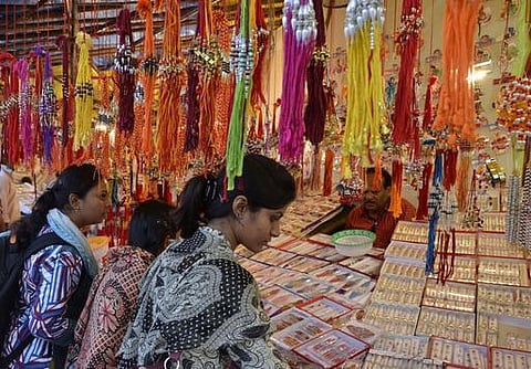 ரக்ஷா பந்தன் நெகிழ்ச்சிப் பரிசு: காணாமல் போன தங்கை 5 ஆண்டுகளுக்குப் பின்னர் மீட்பு
