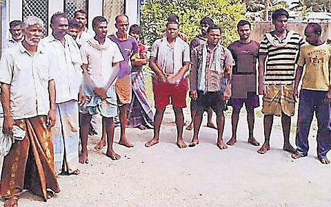 16 தமிழக மீனவர்களை மீட்கக் கோரி பிரதமர் மோடிக்கு ஜெயலலிதா கடிதம்