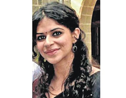 13-வது மாடியிலிருந்து பெண் விழுந்து இறந்த சம்பவத்தில் போலீஸார் புதிய தகவல்கள்