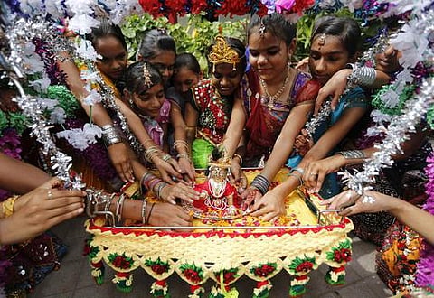 கோகுலாஷ்டமி: குட்டிக் கண்ணனின் குறும்பு