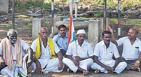 உண்ணாவிரதம் இருந்த சசிபெருமாள் மகன் உள்பட 5 பேர் கைது
