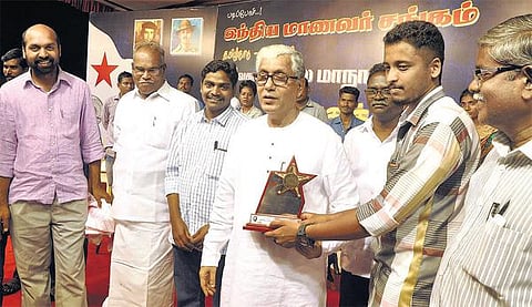 புதிய அரசியல் மாற்றத்தை உருவாக்க இளைஞர்கள் முன்வர வேண்டும்: திரிபுரா முதல்வர் மாணிக் சர்க்கார் வலியுறுத்தல்