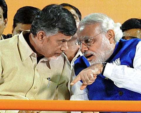 சிறப்பு அந்தஸ்து வழங்குவதாக பொய் வாக்குறுதி: பிரதமர் மோடி, சந்திரபாபு நாயுடு மீது போலீஸில் புகார் - ஆந்திராவில் காங்கிரஸார் நூதன போராட்டம்