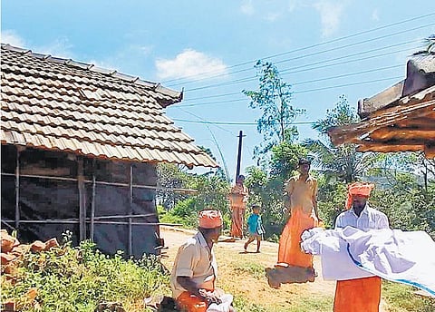 இருளோடு புதைக்கப்படும் இருளர் வாழ்க்கை