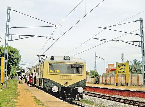 தக்கோலம் - அரக்கோணம் இடையே புதிய ரயில் பாதை பணிகள் நிறுத்தம்: 4 ஆண்டுகளாக காத்திருக்கும் மக்கள்