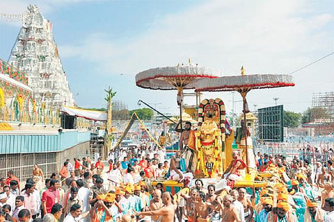திருப்பதி பிரம்மோற்சவம் 3-ம் நாள் விழா: ஸ்ரீநிவாசர் சிம்ம வாகனத்தில் திருவீதி உலா