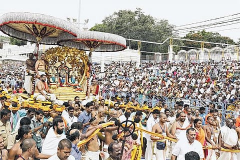 கற்பகவிருட்ச வாகனத்தில் ஏழுமலையான் திருவீதி உலா