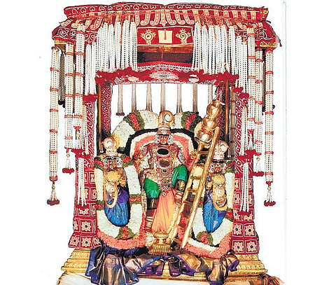 திருமலையில் மலையப்ப சுவாமி உலா
