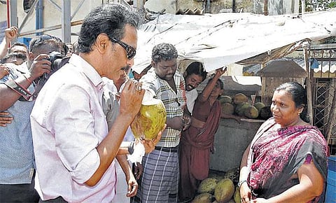 வரும் பொங்கலுக்கு ஜல்லிக்கட்டு நடத்தாவிட்டால் போராட்டம்: அலங்காநல்லூரில் மு.க.ஸ்டாலின் எச்சரிக்கை