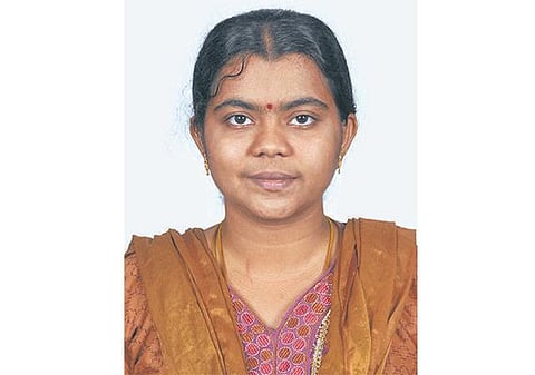 தமிழைக் கணினியில் மொழிபெயர்க்கும் மென்பொருளை உருவாக்கப் பயன்படும் ஆய்வு: முதல்முறையாக முனைவர் பட்டம் பெற்ற சென்னை மாணவி