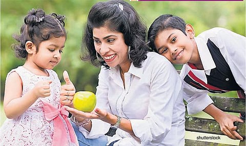 கேளாய் பெண்ணே: அனைத்துக்கும் கணவரைச் சார்ந்திருக்கலாமா?