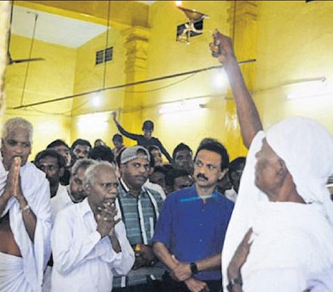 கடலூர் மாவட்டத்தில் ‘நமக்கு நாமே’ பயணம்: மக்கள் குறை கேட்காத எம்.எல்.ஏக்கள் பதவியை பறிக்க சட்டம் - மு.க.ஸ்டாலின் கருத்து