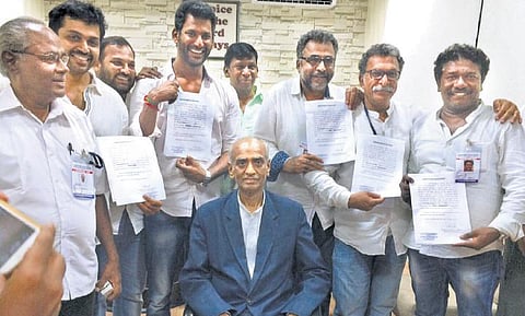 ஒப்பந்தத்தை ரத்து செய்யும் முன்பு பொதுக்குழுவை கூட்டாதது ஏன்?- சரத்குமாருக்கு விஷால் கேள்வி
