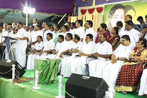 கச்சத்தீவை தாரை வார்க்க அனுமதித்தது தி.மு.க.தான்: ஓ.பன்னீர்செல்வம் பேச்சு