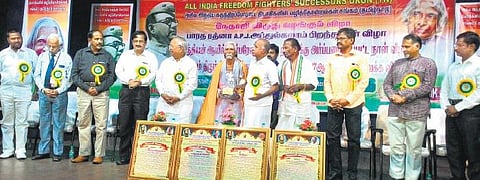 சுதந்திரப் போராட்ட தியாகிக்கு விருது வழங்கி கவுரவம்