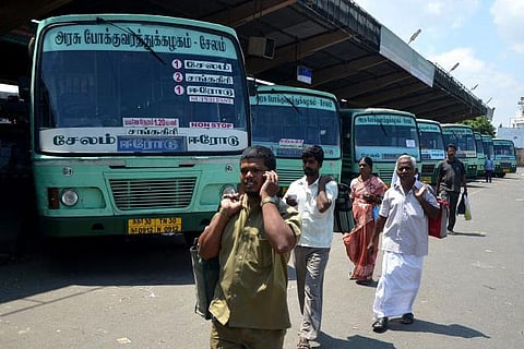அரசுப் பேருந்து ஓட்டுநர், நடத்துநரின் மனிதாபிமானம்: குழந்தையை காப்பாற்றியதற்கு பயணிகள் பாராட்டு