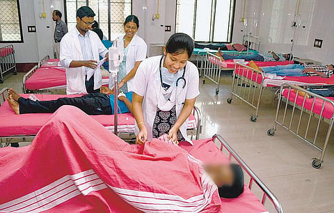 வடகிழக்கு பருவமழையால் டெங்கு காய்ச்சல் பாதிப்பு: அரசு மருத்துவமனைகளில் பணியாற்றும் டாக்டர்களுக்கு விடுமுறை இல்லை - தமிழக சுகாதாரத்துறை உத்தரவு