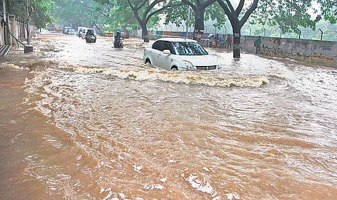 விடிய விடிய கொட்டியது மழை; வெள்ளக்காடானது சென்னை
