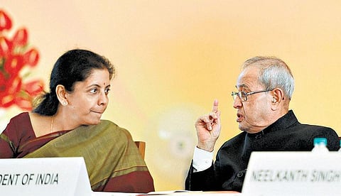 அடுத்த 20 ஆண்டுகளில் 10 டிரில்லியன் டாலர் நாடாக இந்தியா உயரும்: பிரணாப் முகர்ஜி நம்பிக்கை