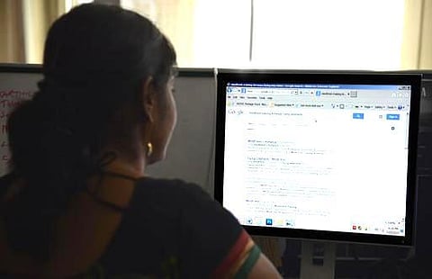 இணையம் பயன்படுத்துவோரின் எண்ணிக்கை 40 கோடியாக உயரும்