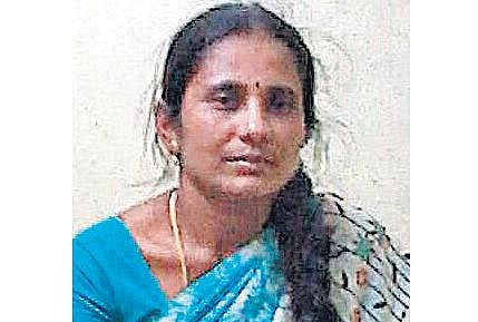 நகைப் பறிப்பின்போது பெண் இறந்த விவகாரம்: தமிழக-கேரள எல்லையோரப் பகுதிகளில் தனிப்படை போலீஸார் விசாரணை