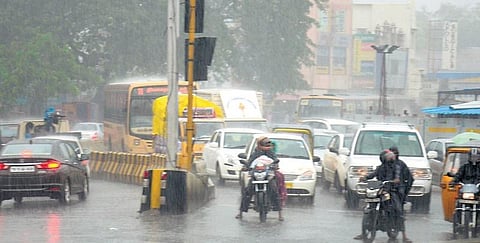சென்னையில் மீண்டும் மழை; குடியிருப்புகளில் தேங்கும் நீர் - கடும் அவதிக்குள்ளாகும் மக்கள்