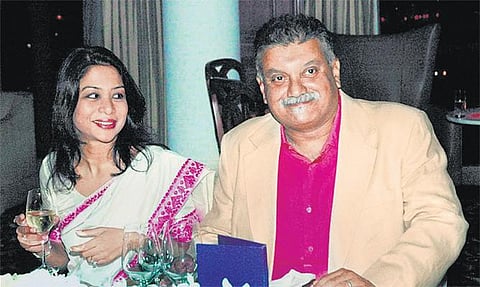 ஷீனா போரா கொலை வழக்கில் குற்றம்சாட்டப்பட்டுள்ள இந்திராணி, பீட்டர் முகர்ஜிக்கு வெளிநாட்டு வங்கிகளில் ரூ.900 கோடி: நீதிமன்றத்தில் சிபிஐ அதிகாரிகள் தகவல்