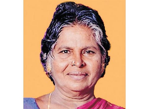 அறுந்து கிடந்த மின்கம்பியை மிதித்த பெண் பரிதாப பலி