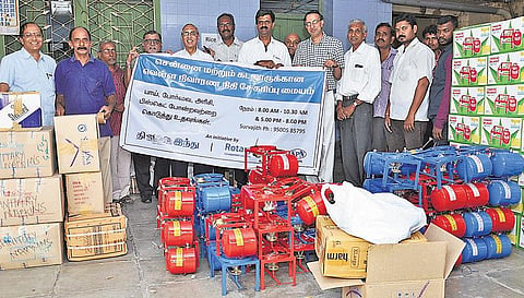ரூ.20 லட்சம் வெள்ள நிவாரண உதவி பொருட்கள்: அள்ளித் தந்த கோவை மக்கள்