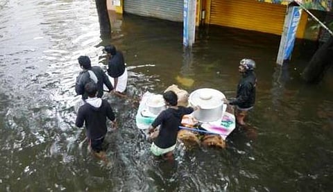 வெள்ளத்தில் தனியார்மயம்: இது என் அனுபவம்!