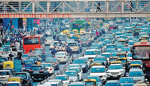 டெல்லியில் டீசலில் இயங்கும் எஸ்யூவி, சொகுசு கார்கள் பதிவு செய்ய மார்ச் 31 வரை உச்ச நீதிமன்றம் தடை: சுற்றுச்சூழல் மாசு அடைவதை தடுக்க நடவடிக்கை
