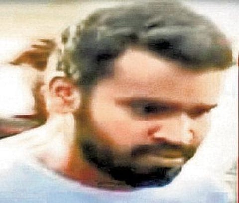 திருப்பதி கோயிலுக்கு தீவிரவாதிகள் குறி: ஒடிஷாவில் கைதான தமிழக நபர் பரபரப்பு வாக்குமூலம் - பாதுகாப்பு ஏற்பாடுகளை பலப்படுத்தியது தேவஸ்தானம்