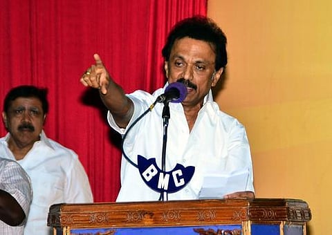 ஜல்லிக்கட்டு தடையை நீக்க வலியுறுத்தி ஸ்டாலின் தலைமையில் 28-ம் தேதி அலங்காநல்லூரில் உண்ணாவிரதம்