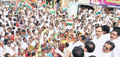 பழிவாங்குவதை நிறுத்தாவிட்டால் ஆர்ப்பாட்டம் போராட்டமாக மாறும்: பாஜகவுக்கு இளங்கோவன் எச்சரிக்கை