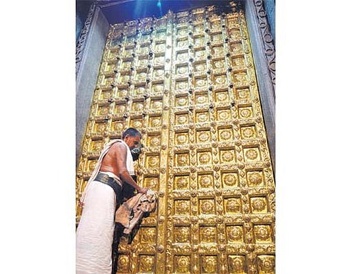 சொர்க்கவாசல் திறப்பு நிகழ்ச்சிக்கு போதிய பேருந்துகள் இயக்கவில்லை: பக்தர்கள் குற்றச்சாட்டு; அதிகாரிகள் மறுப்பு