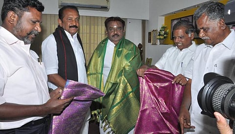 தமிழக சட்டப்பேரவைத் தேர்தல்: மக்கள் நல கூட்டணியில் விஜயகாந்த் இணைய நேரில் அழைப்பு
