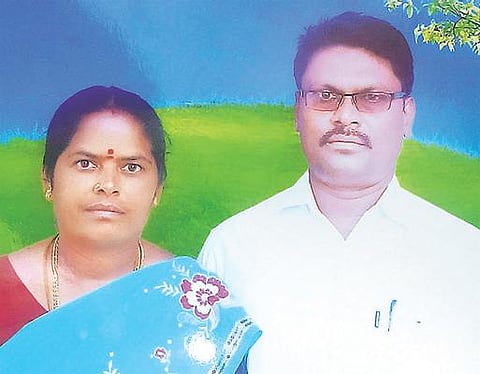 மூத்த மகள் மாயமானதால் வாணியம்பாடி அருகே மகள்களைக் கொன்று பெற்றோர் தற்கொலை: உருக்கமான கடிதம் சிக்கியது
