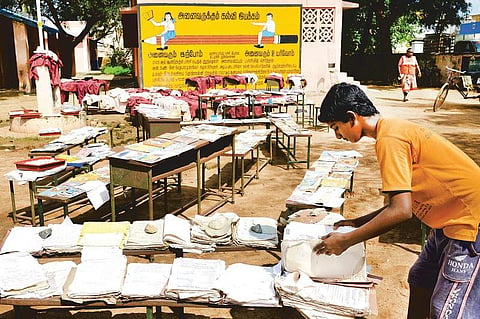 மறுகட்டுமானமும் மீண்டு எழுதலும்