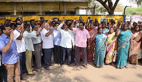 ஊழியர் சங்கங்களுடன் பேச்சு நடத்த அரசுக்கு மக்கள் நலக் கூட்டணி வலியுறுத்தல்