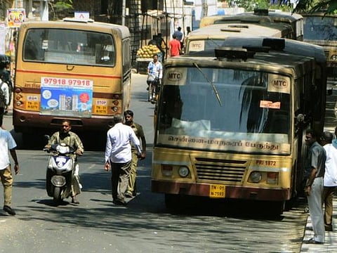 சென்னை மாநகரப் பேருந்துகளில் மூத்த குடிமக்களுக்கு இலவச பயணத் திட்டம்: ஜெயலலிதா அறிவிப்பு