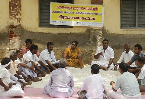 உள்ளாட்சி பதவிகளில் பெண்களுக்கு 50% ஒதுக்கீடு: பேரவையில் நிறைவேறியது சட்டத் திருத்தம்தான் - அமைச்சர் வேலுமணி விளக்கம்