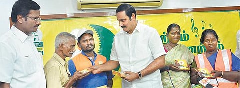 சேற்றைவாரி வீசிக்கொள்ளும் திமுக, அதிமுக; நாகரிகமான பிரச்சாரத்தில் பாமக ஈடுபடும்: அன்புமணி ராமதாஸ் அறிவிப்பு