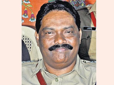 என்.ஆர். காங்கிரஸில் சேர்ந்தார் புதுச்சேரி எஸ்பி