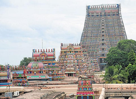 பக்தர்களுக்கு பாரிவலம் அறிவிக்கும் செய்தி